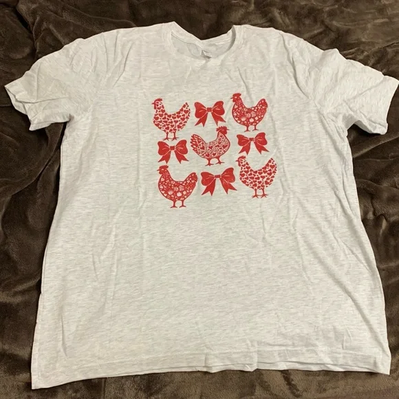 Coquette Chicken Hen Love Red Bow Heart Graphic Tee T-shirt Cottagecore Granny - Picture 1 of 10